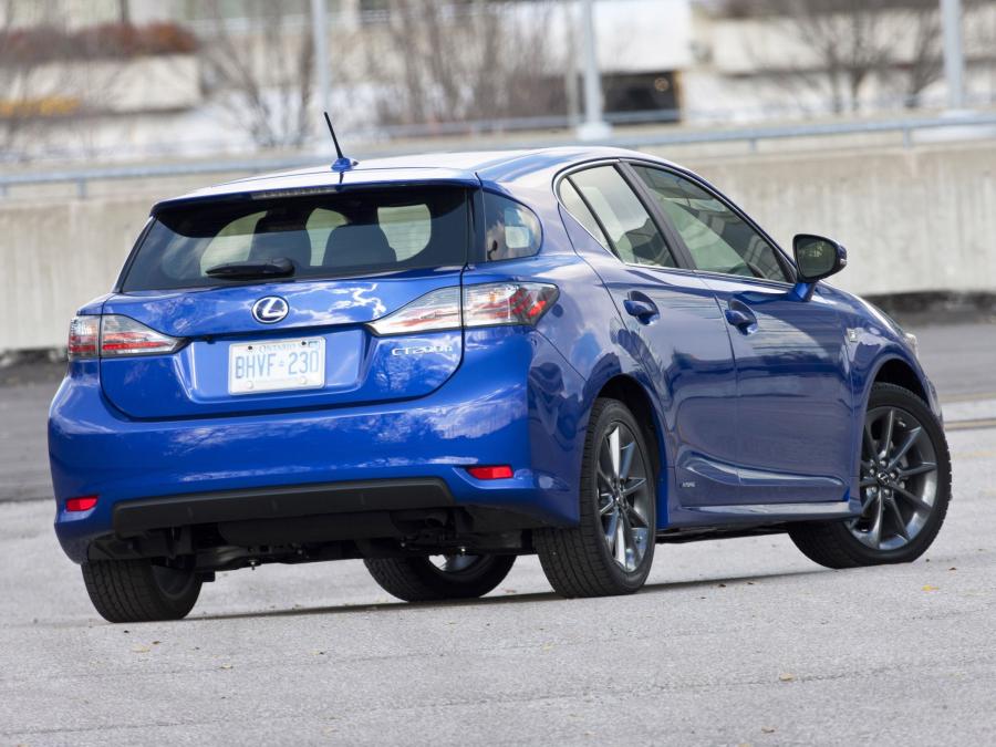  Lexus CT200h F-Sport 2011 года  (US) (фото 8 из 14)